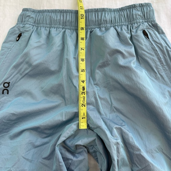 On Cloud Running Women's Court Tennis Pant in Iridescent Geyser Blue - Picture 15 of 16